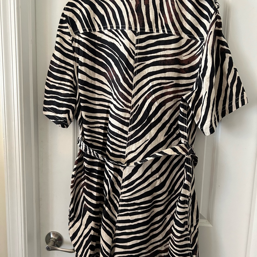 Black and cream colored jumper/ Linen